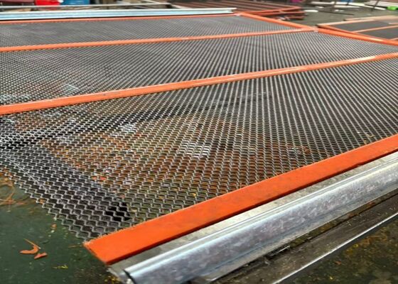 Self Cleaning Screen Mesh for Mining and Quarry Applications