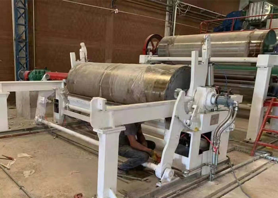 Wirbelnde Papierselbstmaschine Iso9001 Papst-Reel Winder