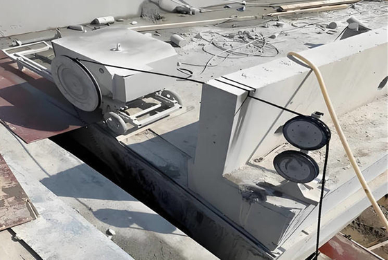Dauerhafte, mit verstellbarer Geschwindigkeit, Beton-Schneidesaugmaschine zum Abreißen