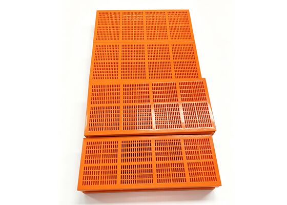 Moduläres Polyurethan-Panel mit Hammer-In-Pin-Befestigungsstücken für Bergbau-Ausrüstungsdecks
