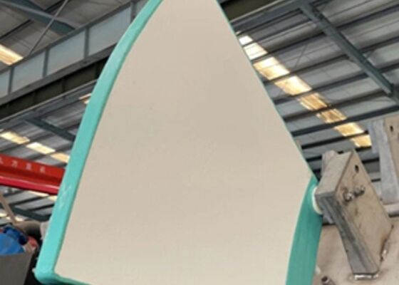Poröse keramische Filterplatte mit hoher Festigkeit 30 Mpa Flexural Industrial Slurry Separation